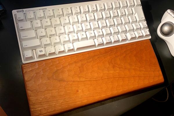 HHKB専用のパームレスト。キーボードカバーや携帯性など、付加価値が