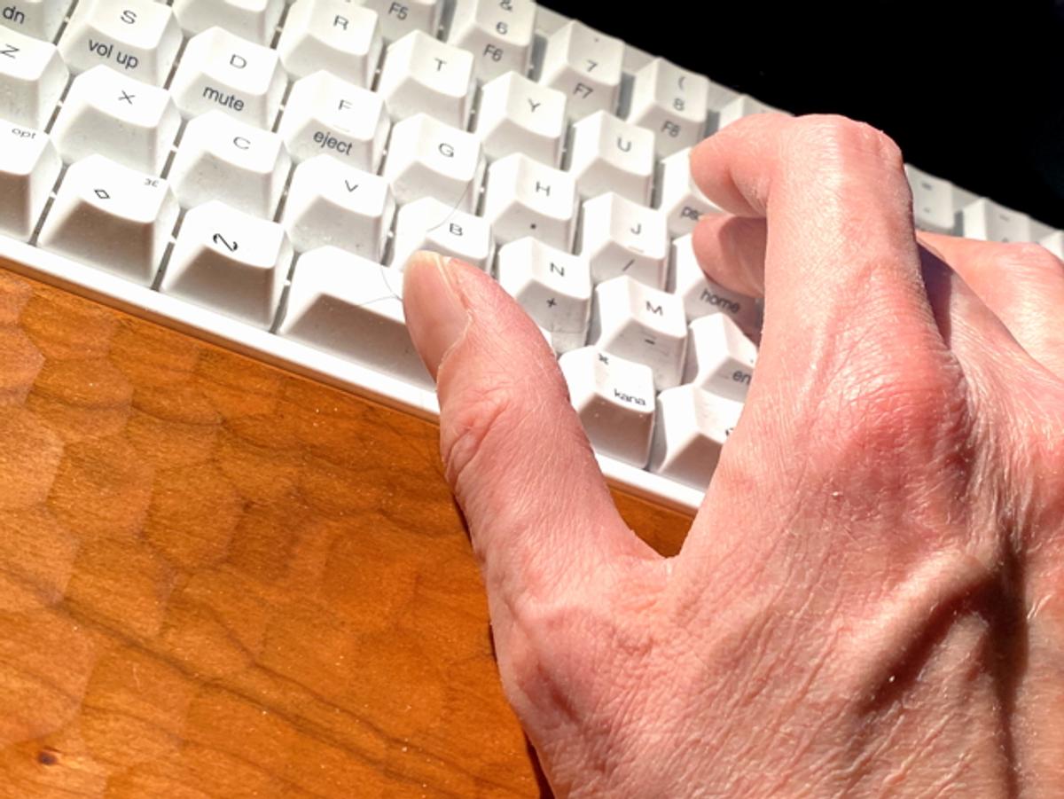 HHKB専用のパームレスト。キーボードカバーや携帯性など、付加価値が