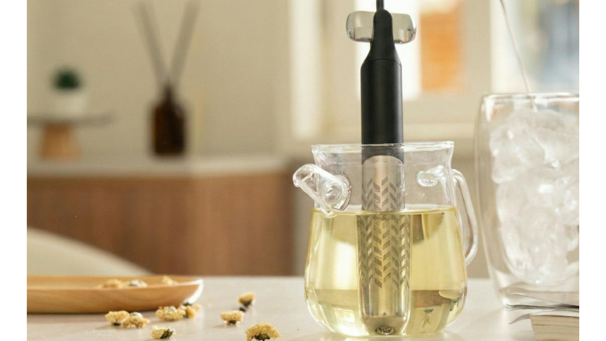 コーヒーも紅茶もこれ1本。オフィスや旅先で活躍するペン型ドリンクプレスが登場