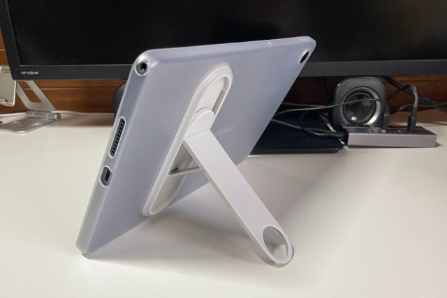 スマホの寿命を延ばしたい。そう思い立った私は、1万円台のタブレット