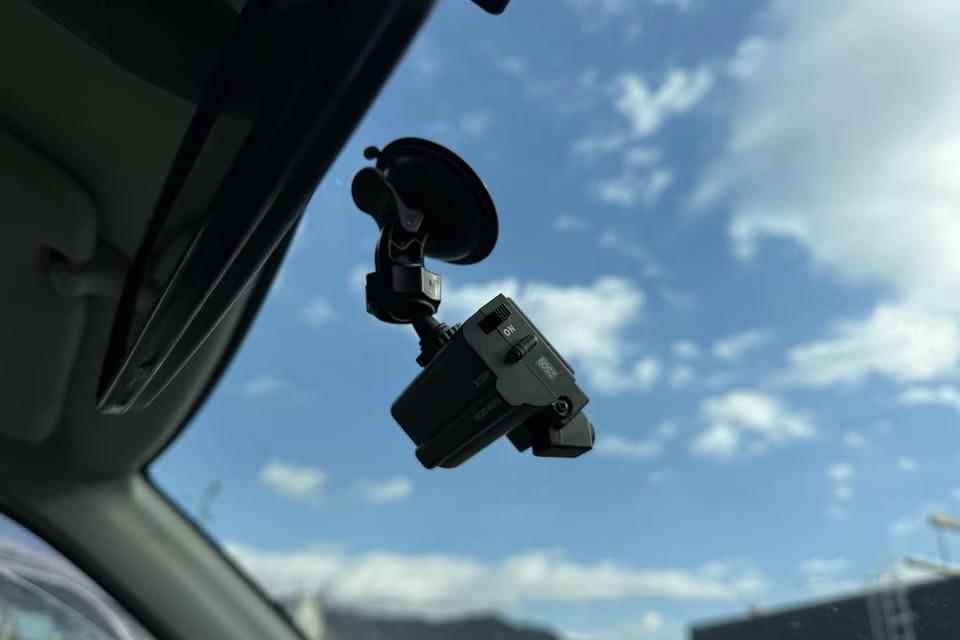 見守りカメラにもドラレコにも使える。コードレスで配置もすっきり、モバイルレコーダー