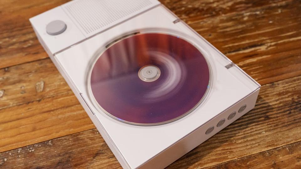 令和の時代に「あえてCDを聴く」ってエモい。Bluetooth CDプレーヤーで思い出に浸ってみた