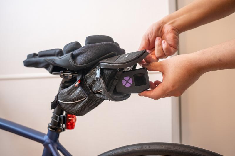 もう手動空気入れには戻れない。自転車乗りはサドルポーチに忍ばせと