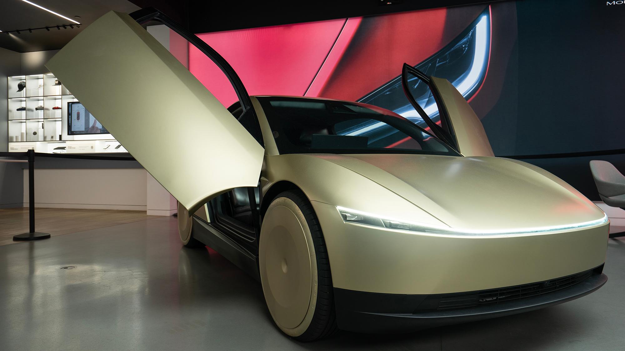 テスト運用中のTeslaのロボタクシー、人間の4倍事故る