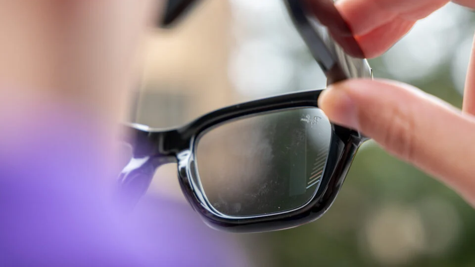 Metaの次世代スマートグラス「外付けパックと併用」か。それって使いやすいの？