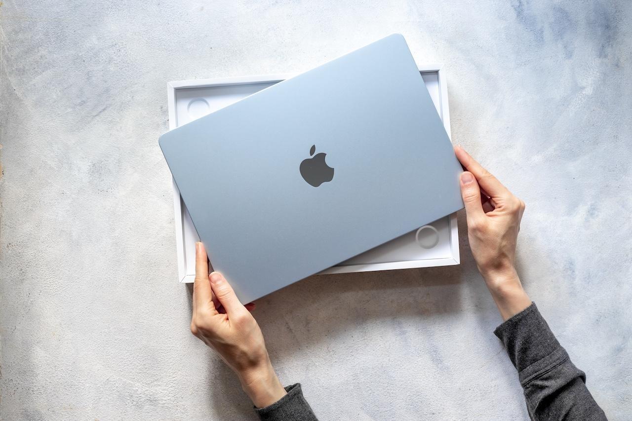 SEか、Proか。来る3月4日、新型MacBookはどっちに振れる?