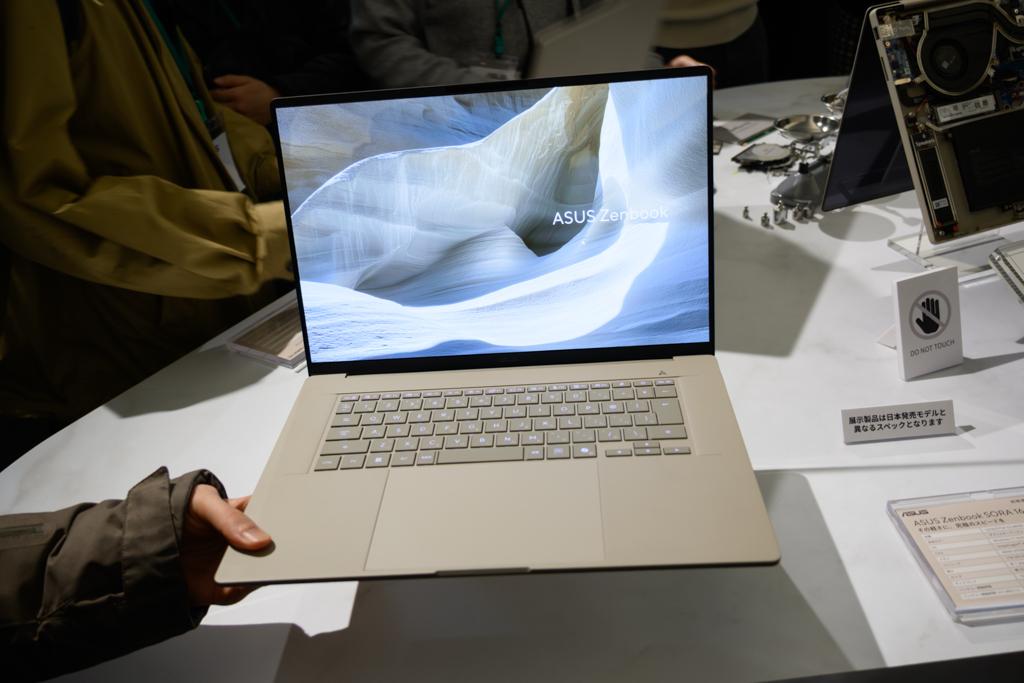 【sososo】ノートパソコン ノートパソコン LAVIE SOL S1355/LAS(13.3型/Windows11/Office2024