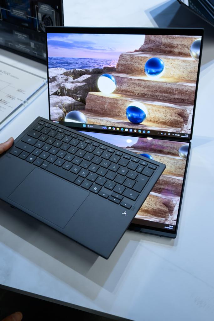 ASUSはノートPCのワンダーランドなのか!? 上質×変態×マッチョな新製品