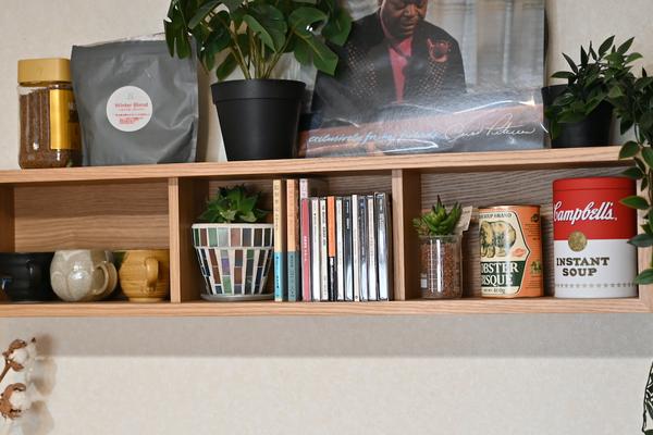 部屋が狭いなら壁を使え。無印良品の収納棚でレベルが上がった