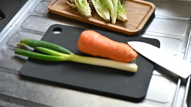 ポケモンカード、リザードンがオークションで3000万超えで落札