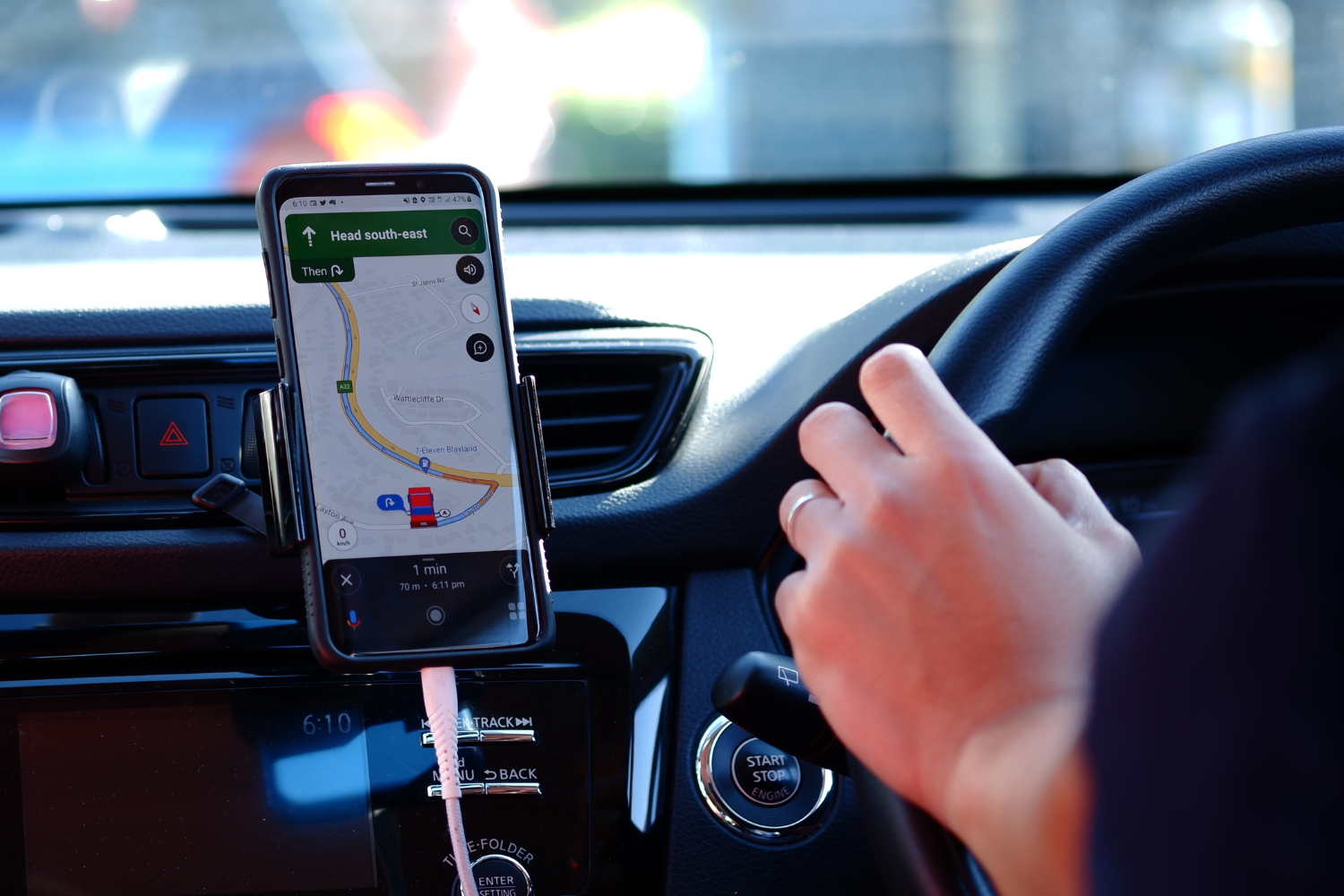 運転中のルート変更が「Hey Google」のひと言で完了。Gemini搭載Googleマップで「運転の常識」が変わる