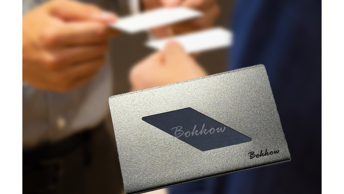 名刺、もうヨレさせない。財布に忍ばせる「極薄チタン」