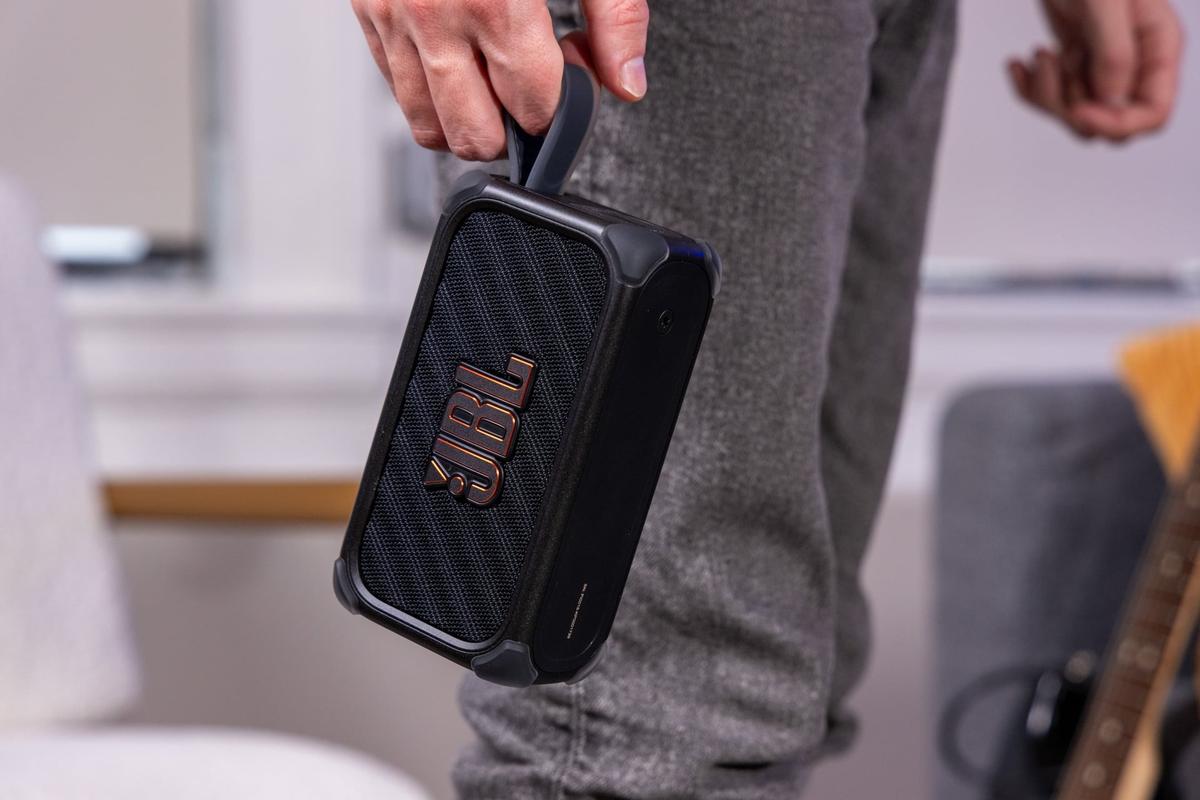JBL Bandbox Solo、本命となるAIスピーカーはこれだった | ギズモード 