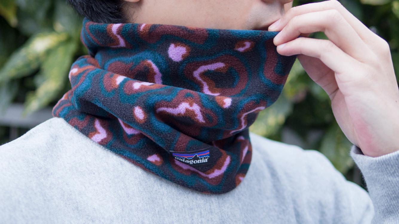 パタゴニアのポケットに入るフリースネックゲイターが朝晩の冷え込みから助けてくれた