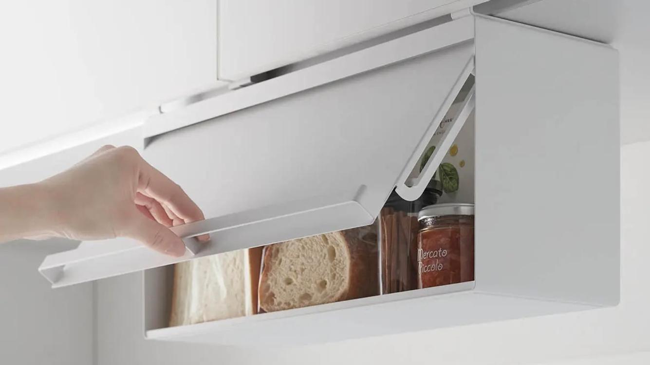 山崎実業の隠れた逸品が進化。キッチンの「空中」に収納を増やせるって最高だ