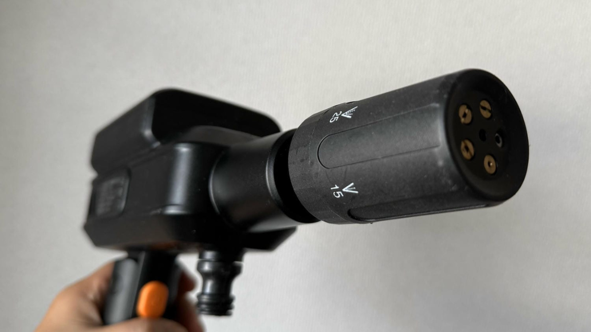 洗車の「重い腰」が上がる。準備1分、ペットボトルで泥汚れを弾き飛ばす快感