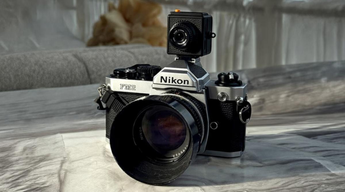 写真と一緒に動画も撮れたらなぁ…が実現する合体型ミニカメラ 