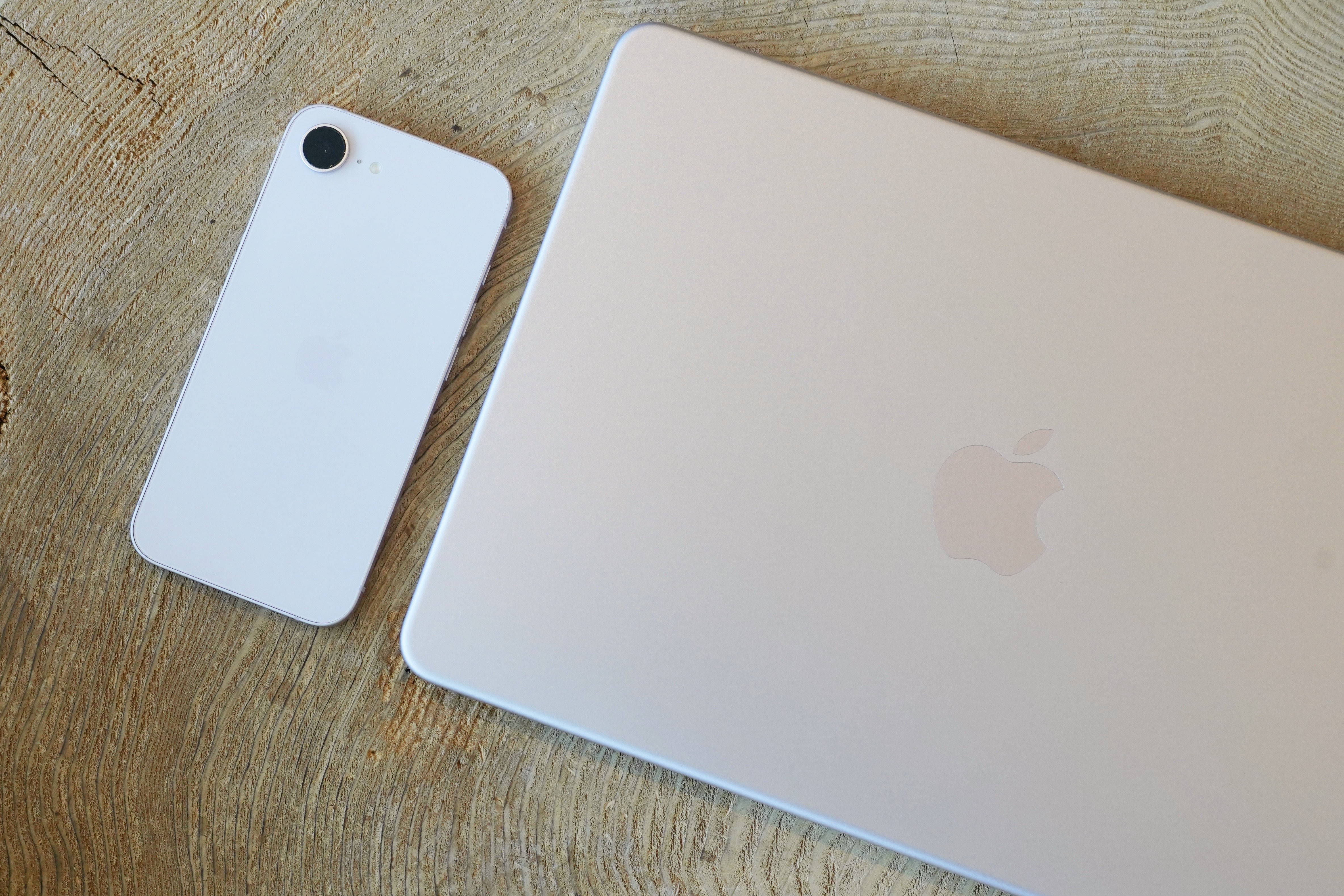 iPhone 17eとMacBook Neo、処理速度が速いのはiPhoneでした