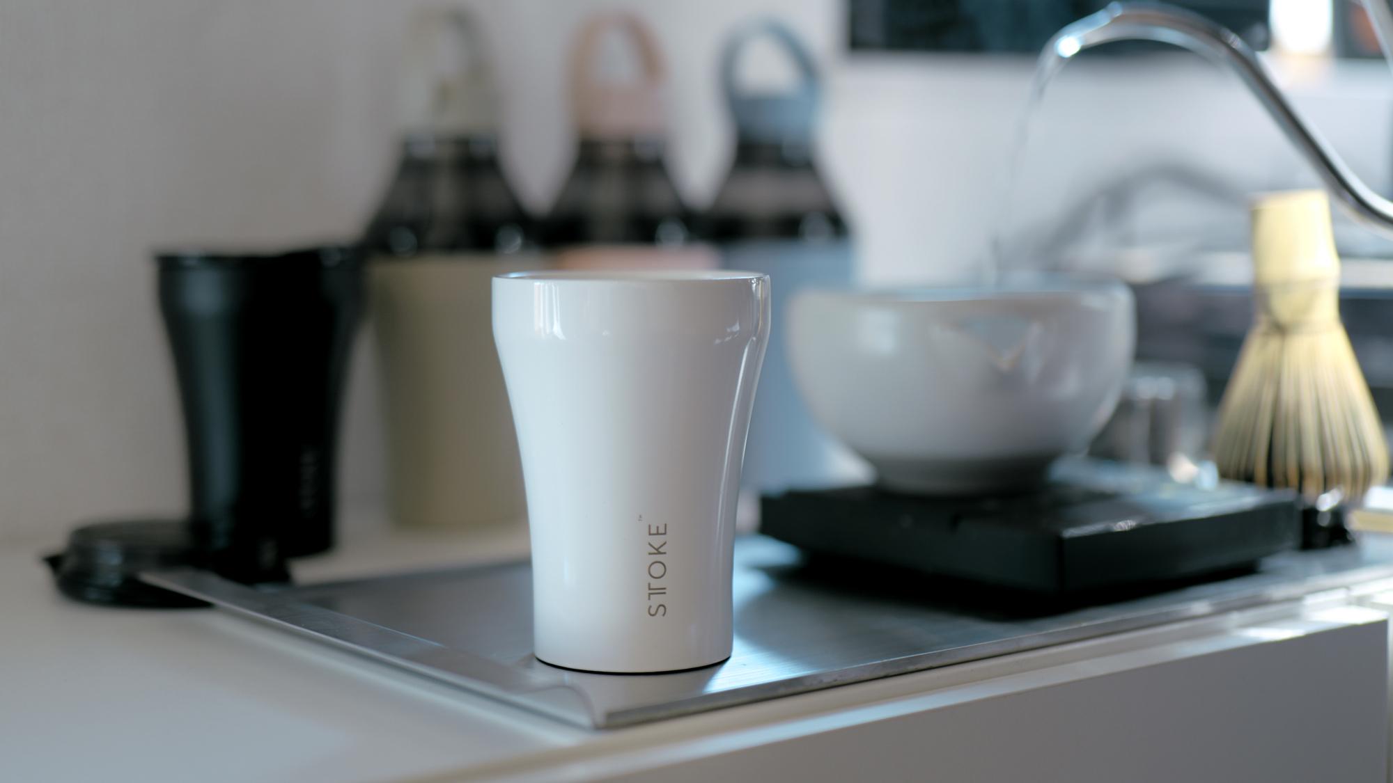 漏れない×陶器コーティングのサーモタンブラー。4年愛用の僕が魅力を伝えます