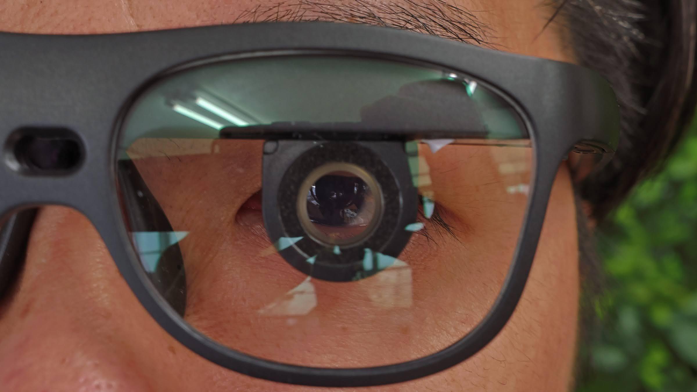 近眼も老眼もどんとこい。オートフォーカス眼鏡「ViXion2」、前モデルの弱点を克服