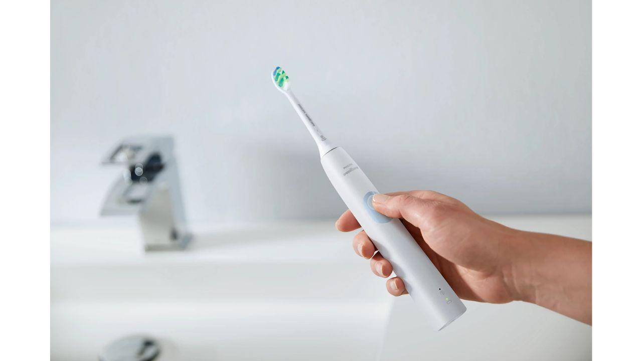 歯だけでなく舌も「音波洗浄」。40%オフのソニッケアーが口臭の原因を殲滅しにきた！