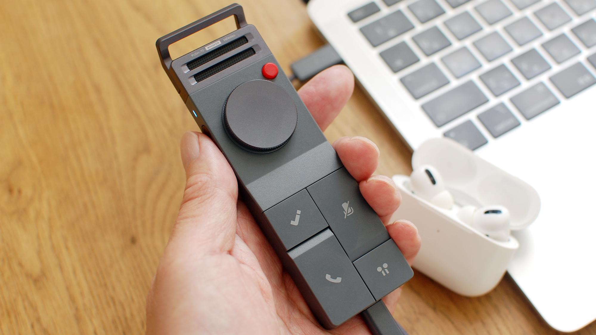 イヤホン通話、対面、ボイスメモ…なんでも文字起こしできるAIレコーダー