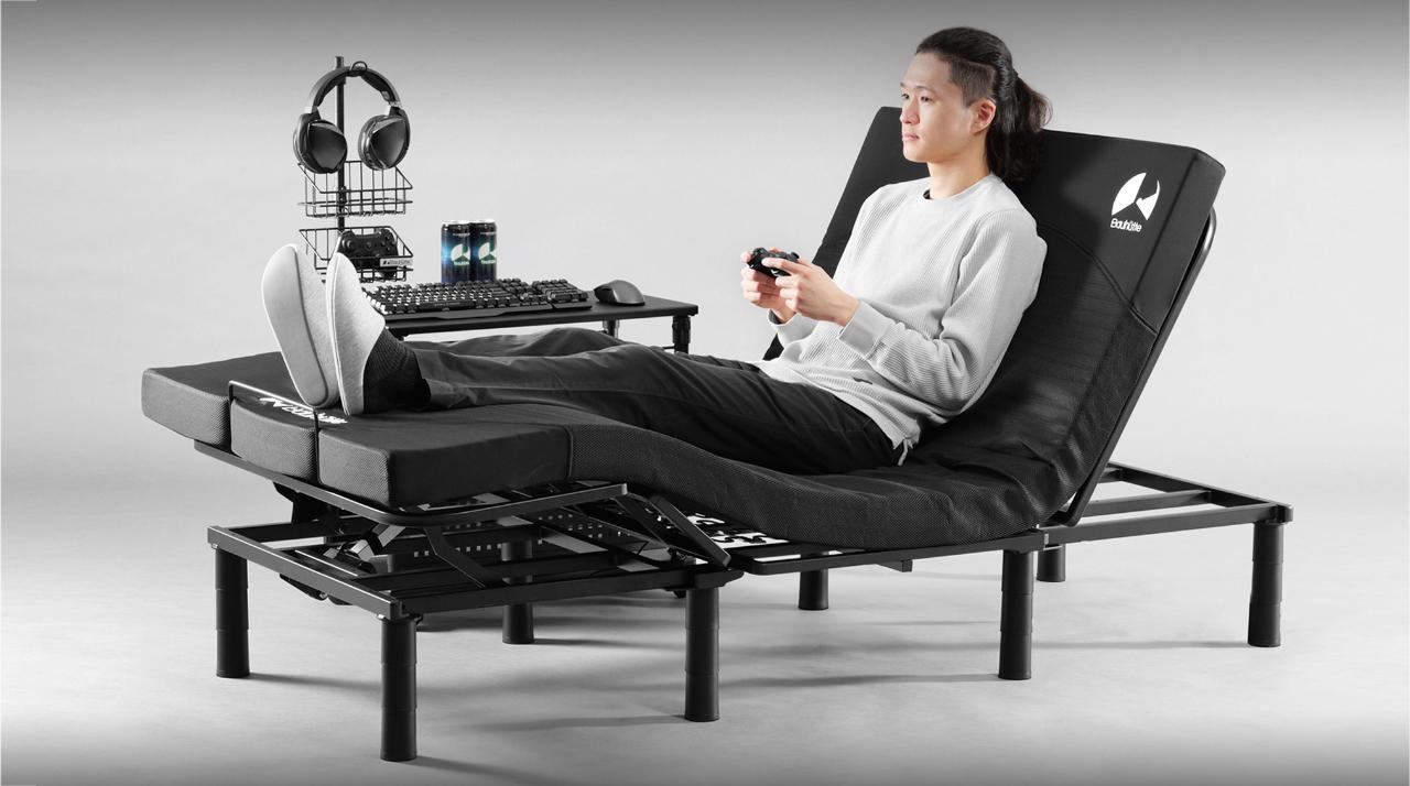 最高のダメ環境。1日中寝たまんまでゲーム三昧できる電動ベッド