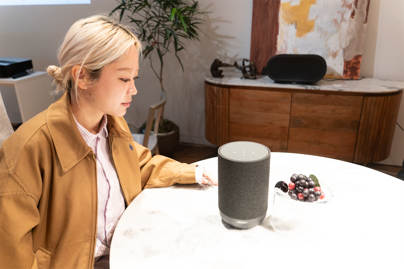 これ一台で3Dサウンド。デノンの新作スピーカーで良音に包まれる