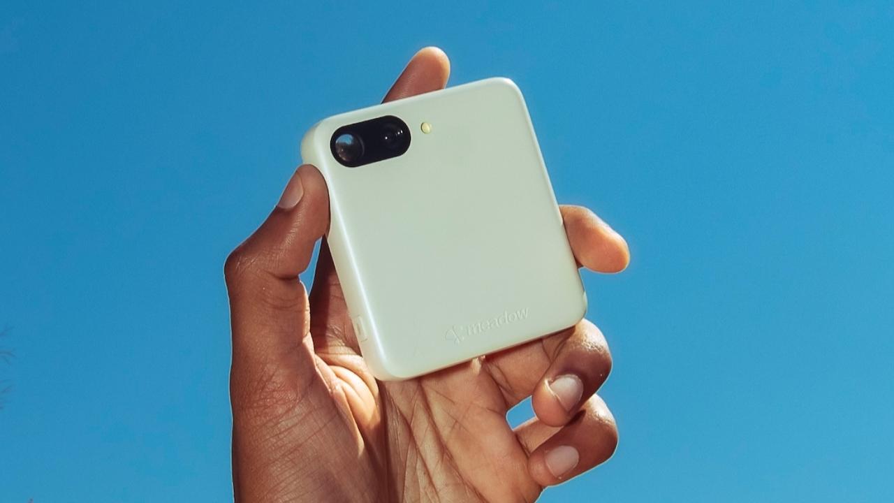 十二人の“連絡できる人”。デジタルデトックス特化の尖りすぎスマホ