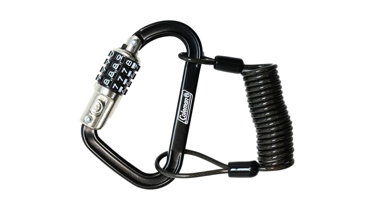 約2,500円で雇える「クールな用心棒」。Colemanのカラビナで、チャリも旅の荷物も守り抜く