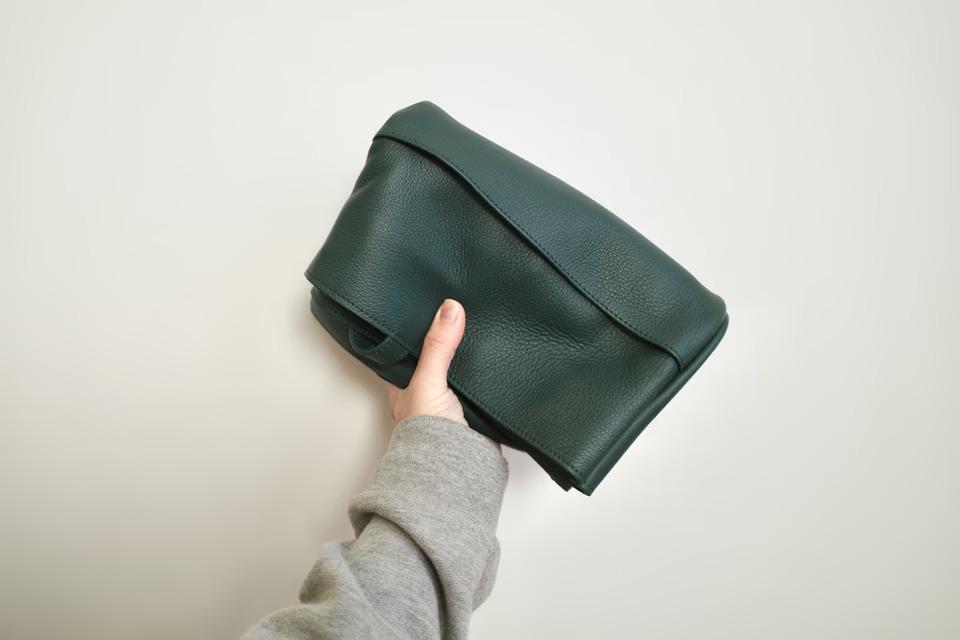 本革なのに「エコバッグ感覚」でたためるってマジ？ 休日も仕事も