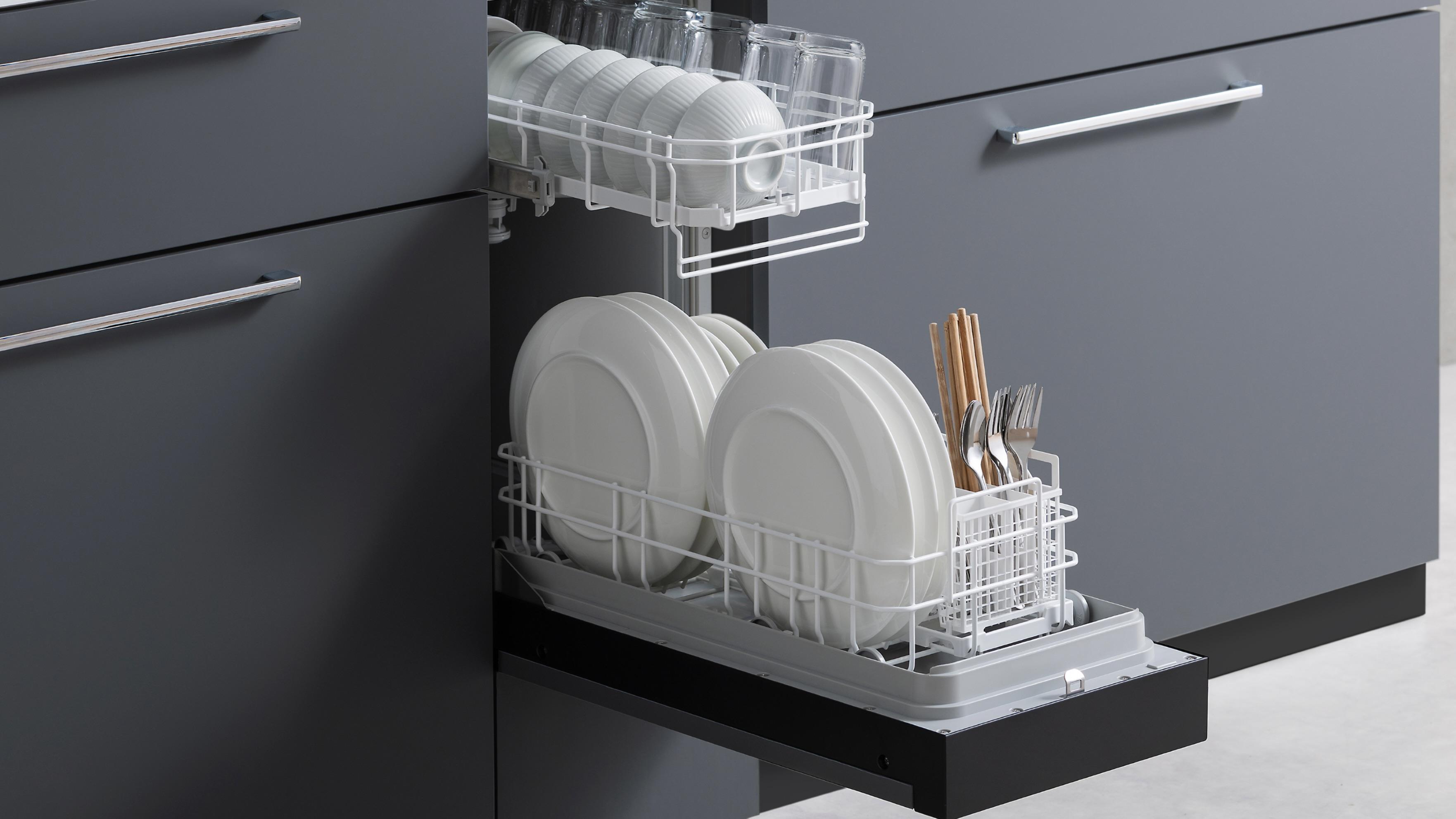 狭いキッチンでも食洗機はいける。幅30cmのビルトインタイプ