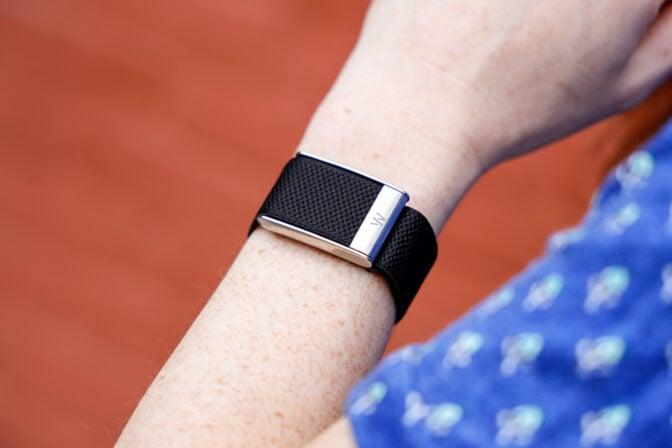 Fitbitの新モデル来るか。今後はディスプレイなしが主流に？