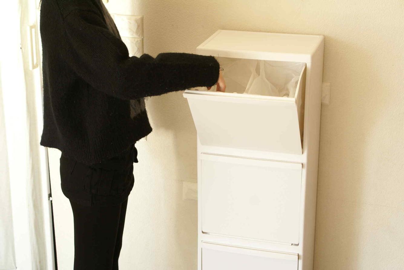 かさばらない理想の“ゴミ箱”。まるっと分別できて、家族からも好評