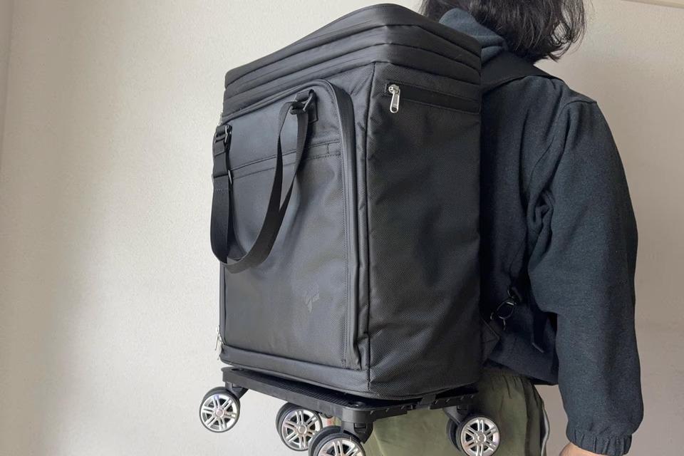 重さ3kgの衝撃。階段ではリュックに変身する「変形スーツケース」を