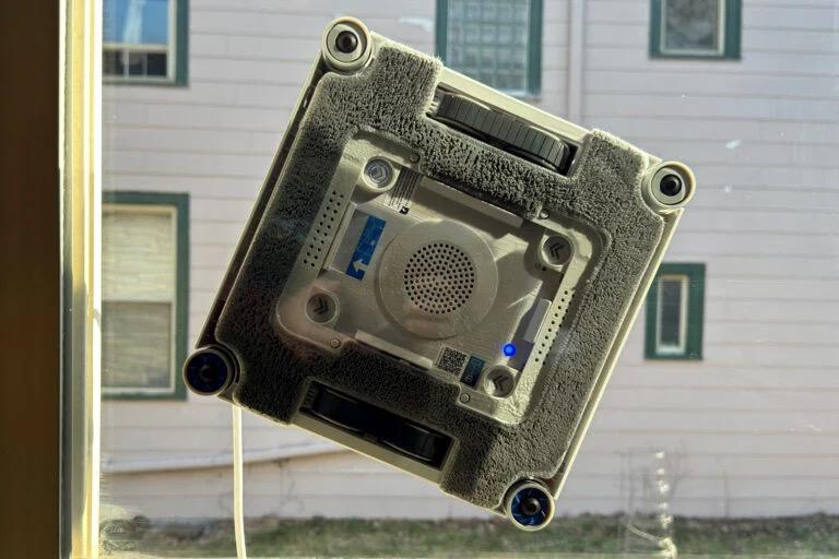 エコバックスの「窓拭きロボット」には、まだまだ改善の余地がある