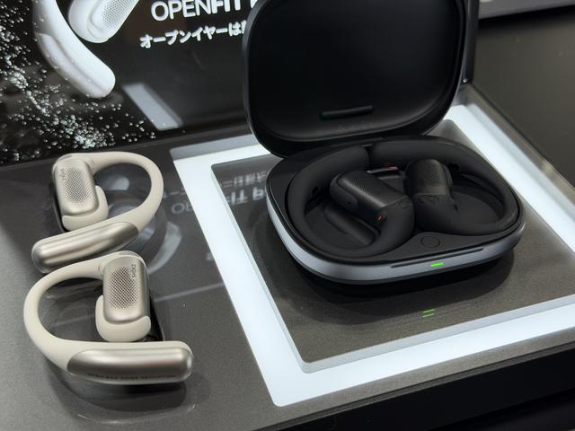 オープンイヤーなのに“ノイキャン”。Shokz｢OpenFit Pro｣が常識を変えた