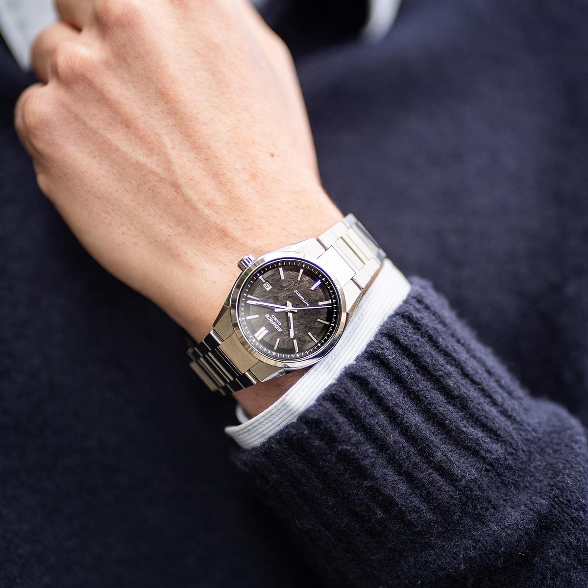 EDIFICE クォーツ腕時計 タキメーター付き【稼働品】 G-SHOCKのカシオ 