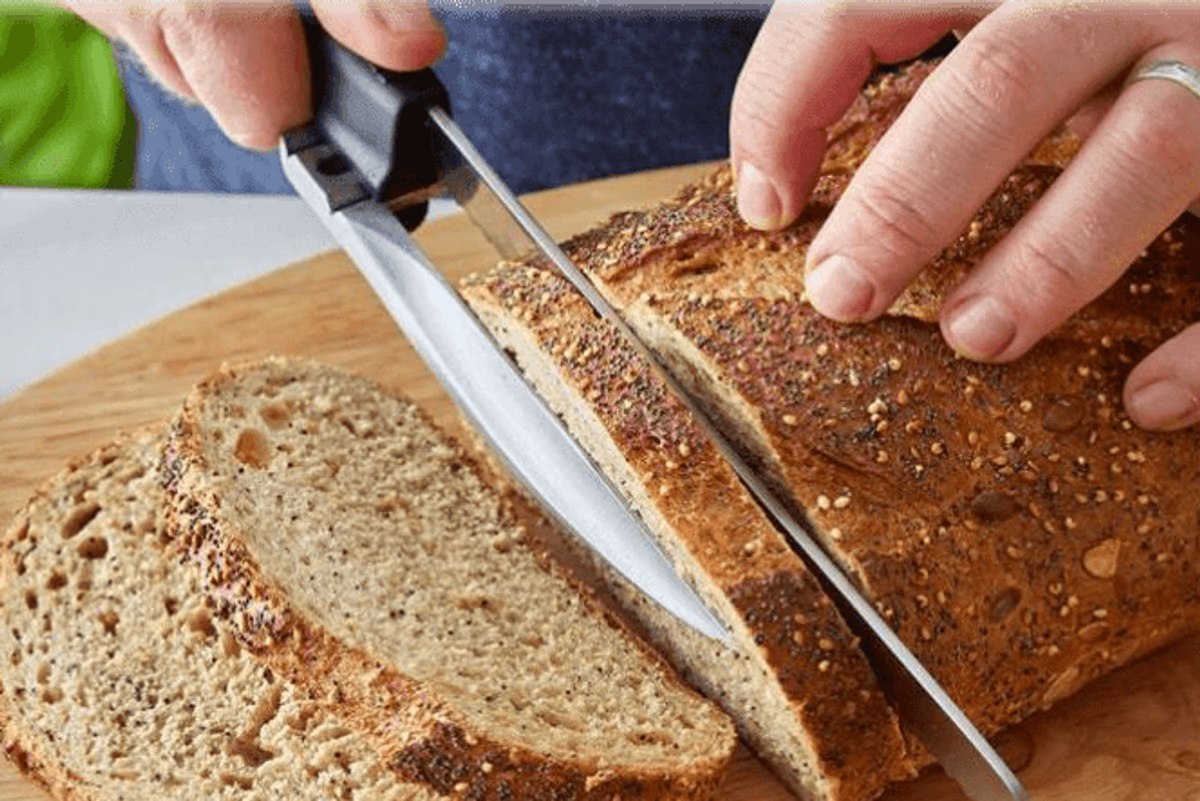 1mm単位で厚さ調節できるスライスナイフ。気持ち良すぎる切り心地で日常使いしたい