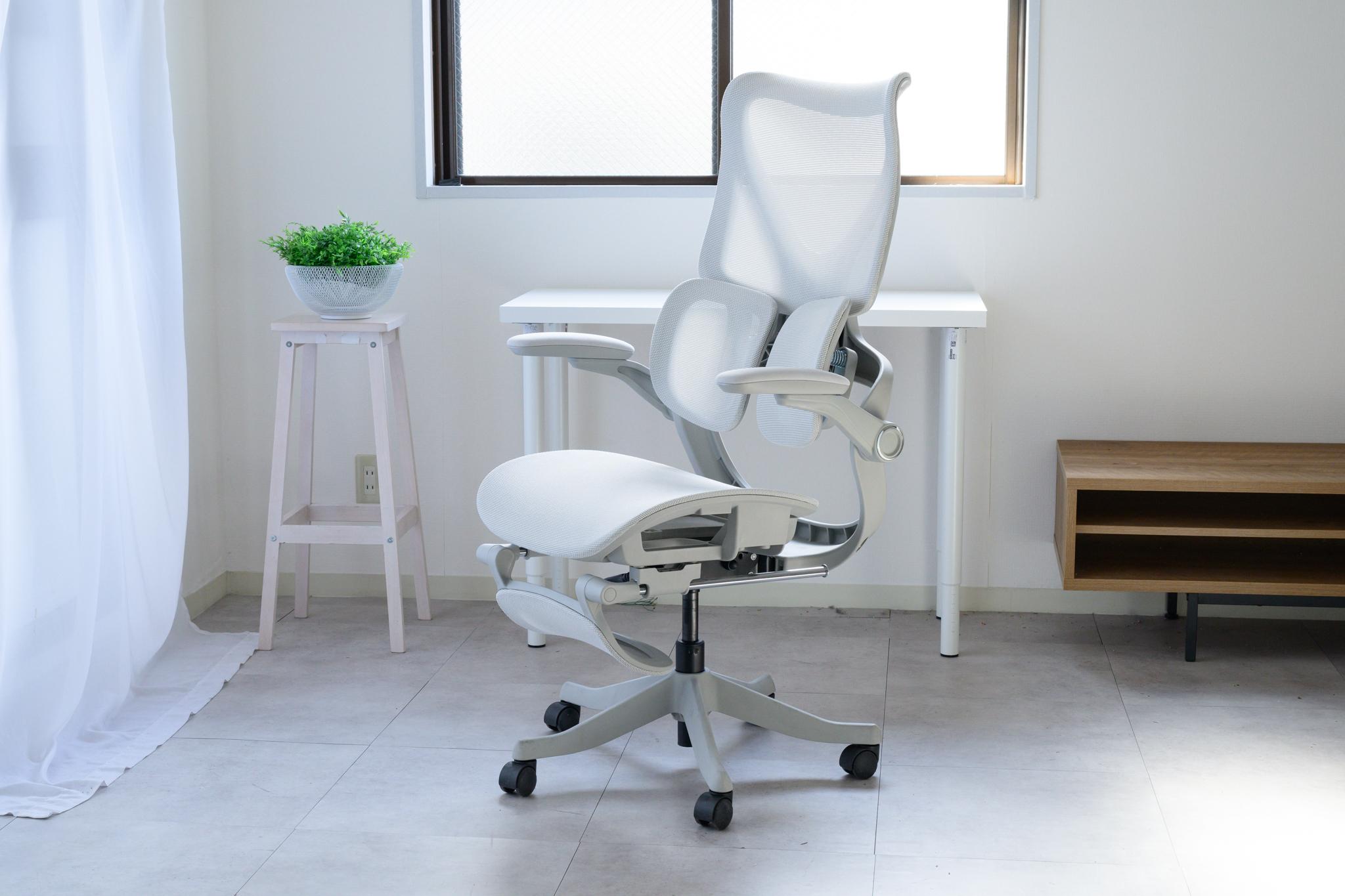 なぜこのワークチェアを推すのか。腰サポート・メッシュ・跳ね上げアームレスト。「YPS-S800」総まとめ