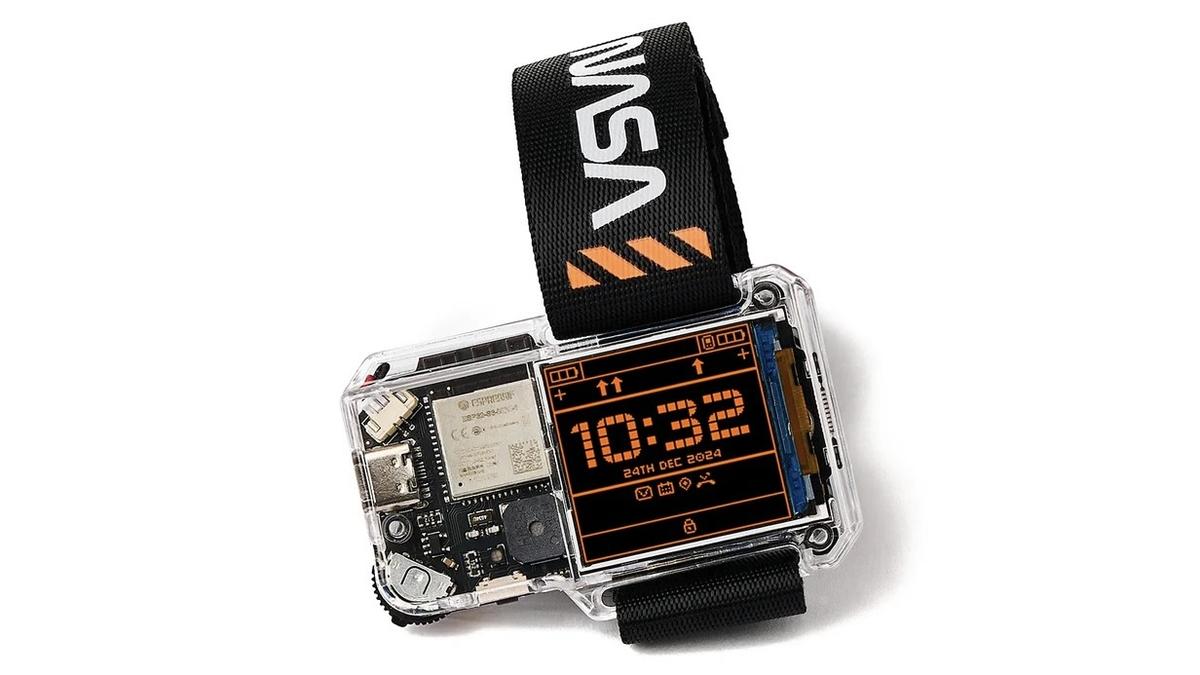 宇宙探査気分のNASA公認スマートウォッチ「Artemis Watch 2.0 