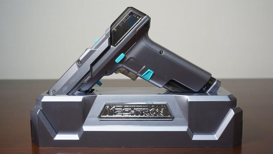 シンプルにかっこいいピストル型の本格電動ドライバー。これで家中のネジを締めまくろう
