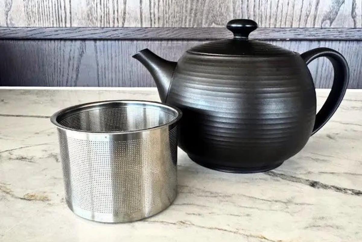片付けが楽って、それだけで出番が増える。朝の相棒になった「真っ黒な急須」
