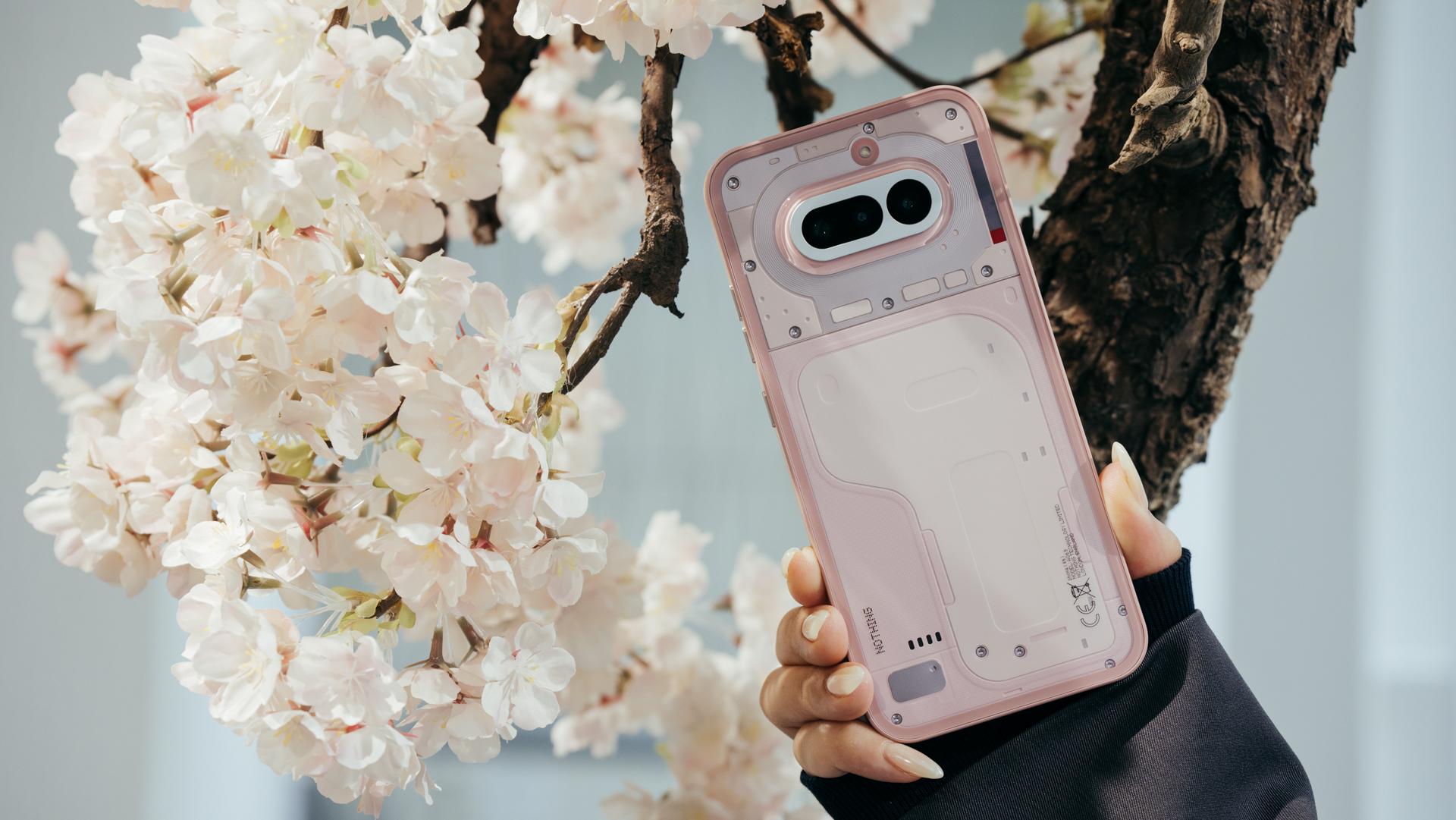 この華やかさ、ギリ5万円台から。Nothingの新型ミドルスマホ「Phone (4a)」が登場