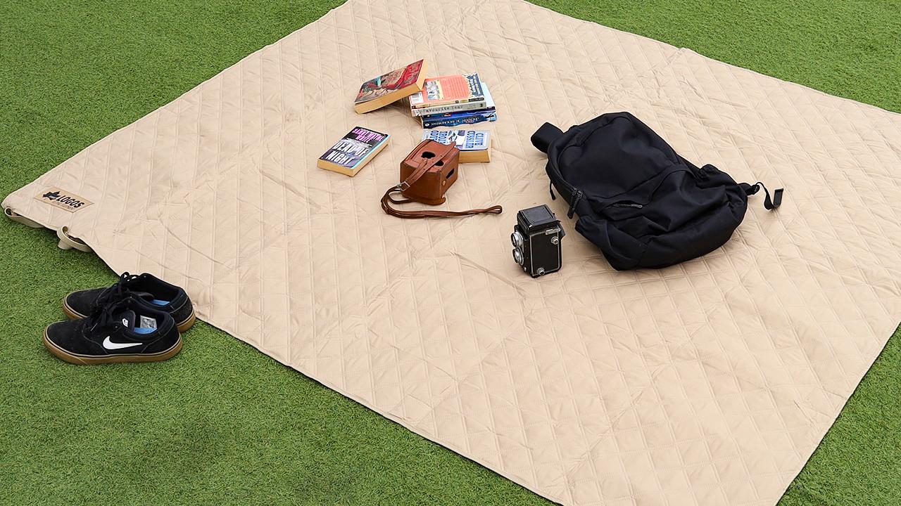 風でめくれないレジャーシート。お尻にもやさしいんです
