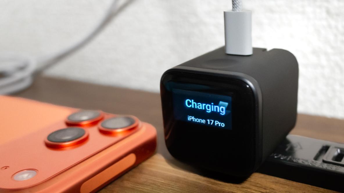 Ankerの新作が賢い。機種を判別して最効率で充電してくれました