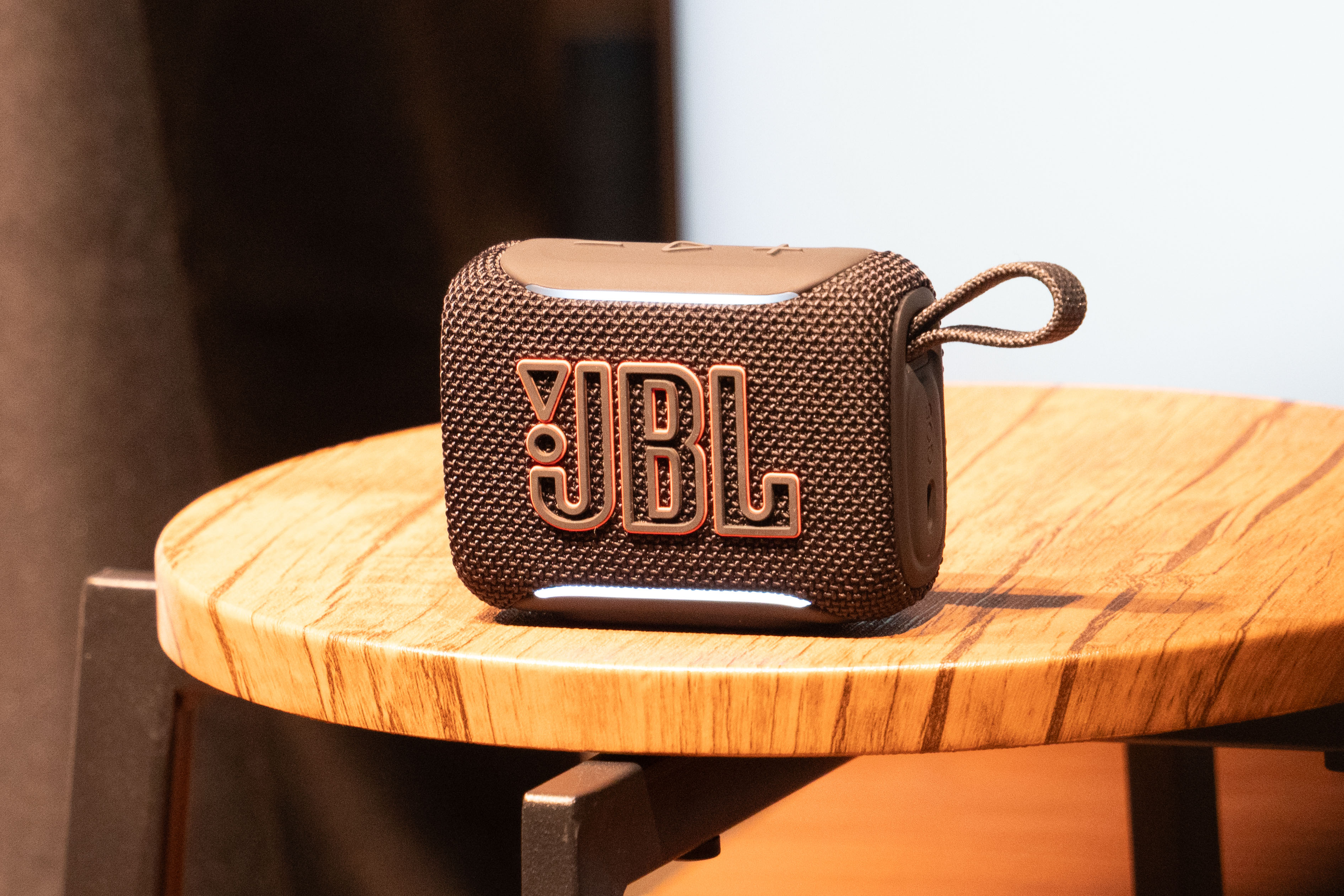 ポケットサイズのJBL、ついにモバイルカラオケまで作っちゃった