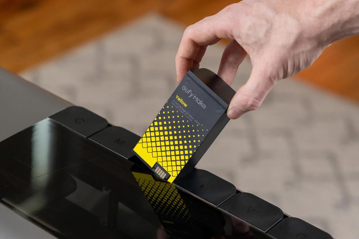 どんなものにも印刷できるUVプリンター「EufyMake UV Printer E1」使っ 