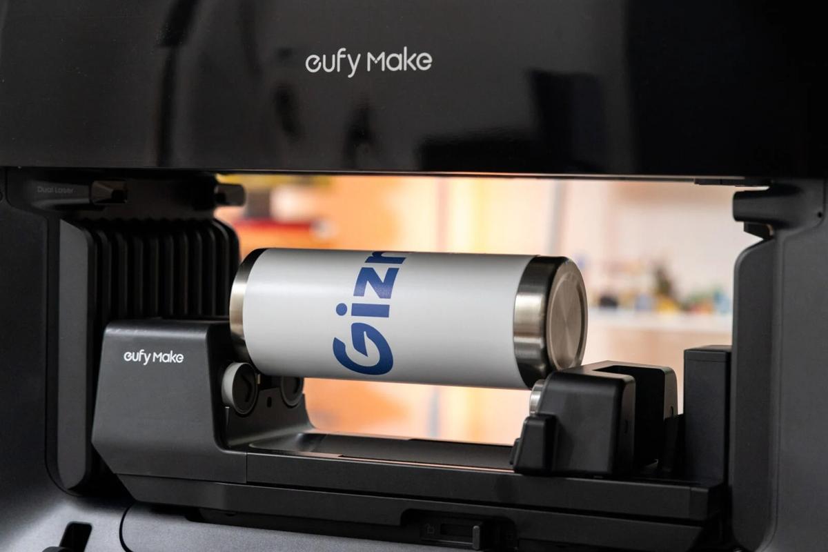 どんなものにも印刷できるUVプリンター「EufyMake UV Printer E1」使っ 