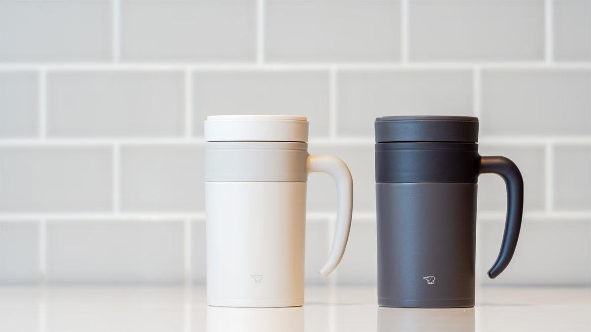 象印の「取っ手」が付いたタンブラーがかなり良い感じ。これからの季節、水分補給が増えるしね